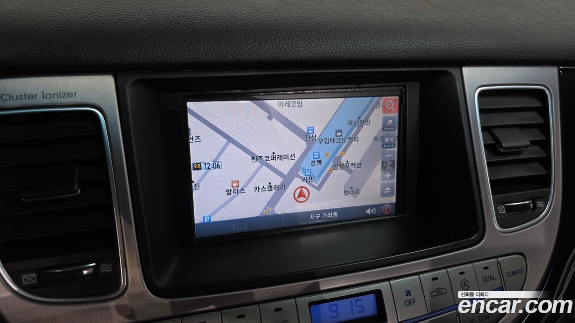 Hyundai Genesis 2012