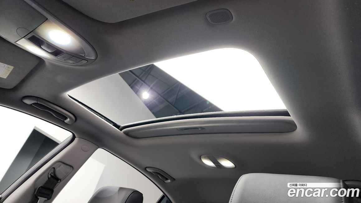 Hyundai Genesis 2012