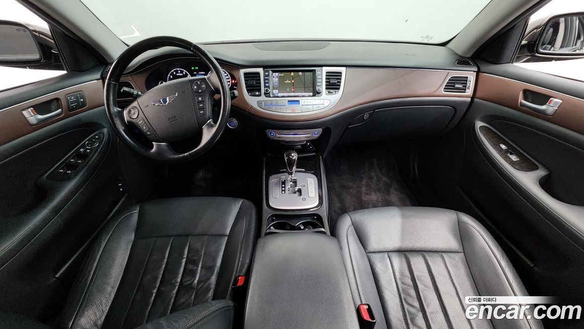 Hyundai Genesis 2012