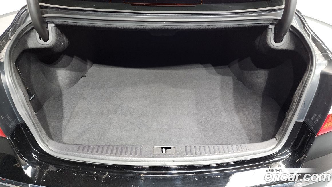 Hyundai Genesis 2012