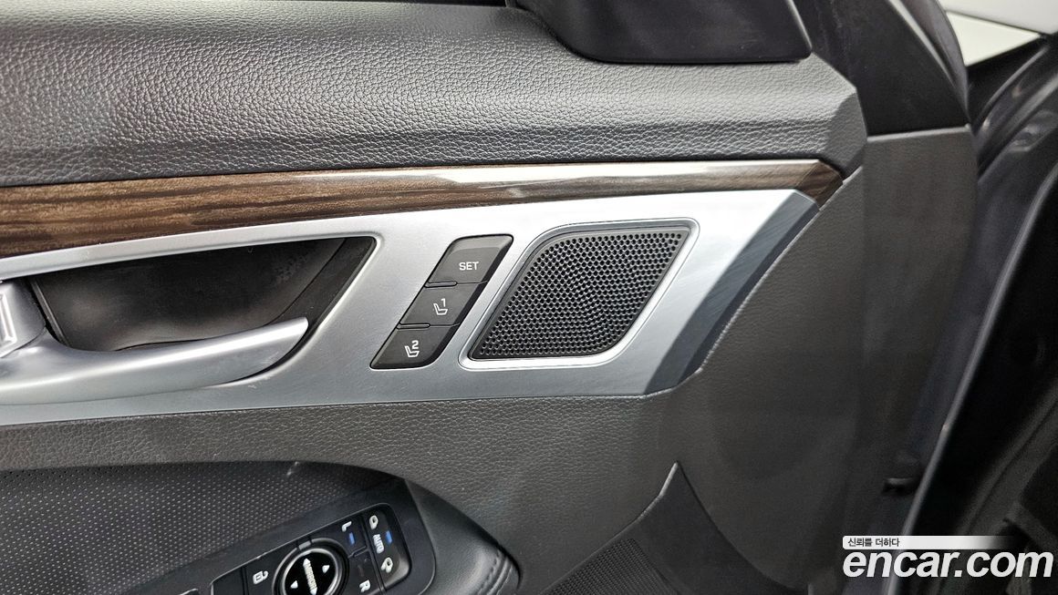 Hyundai Genesis 2015