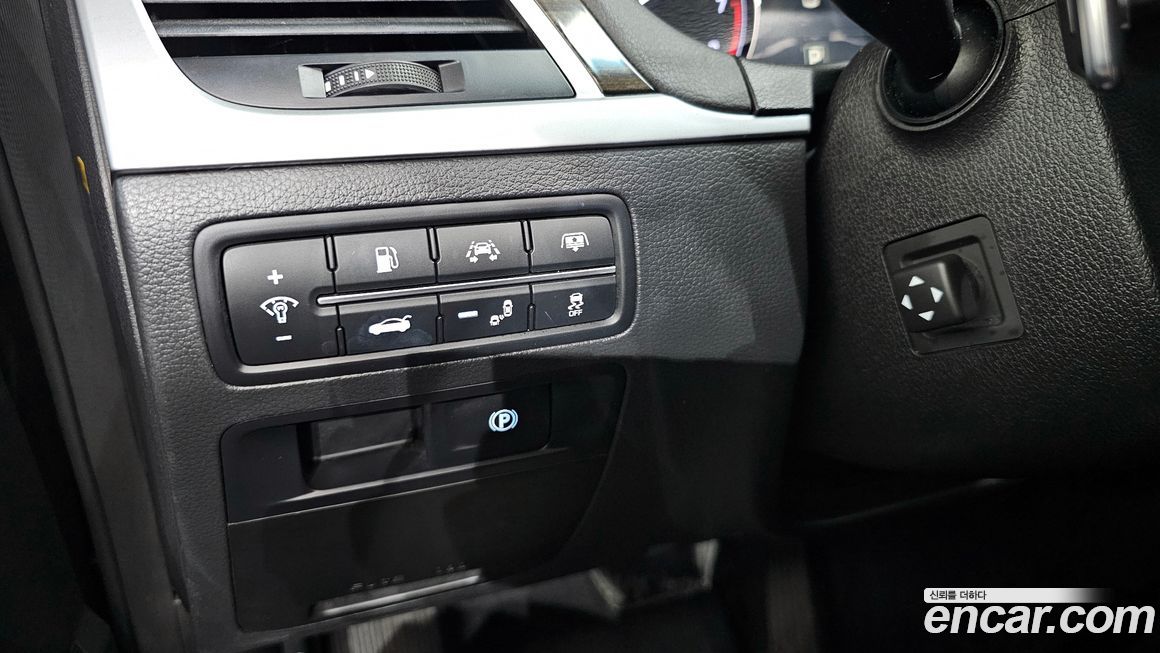 Hyundai Genesis 2015