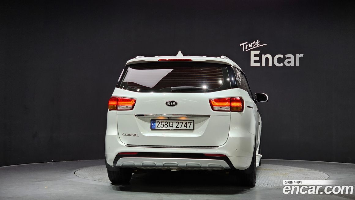 Kia Canival 2018