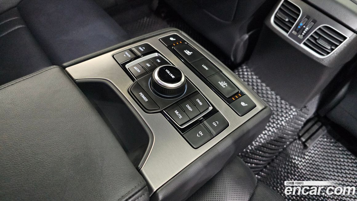 Hyundai Genesis 2016