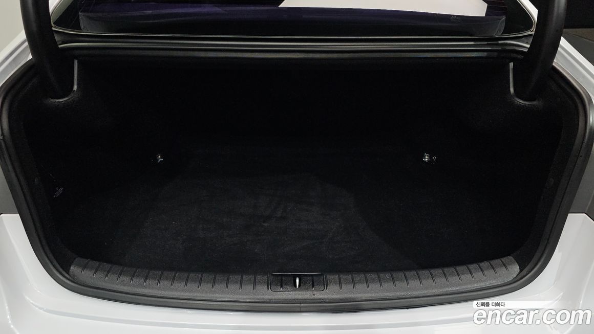 Hyundai Genesis 2016