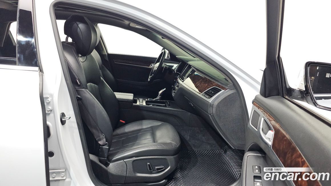 Hyundai Genesis 2016