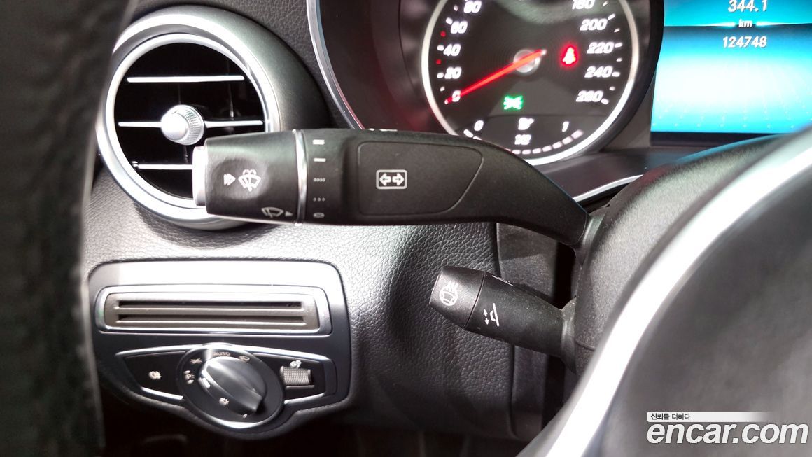 Mercedes-Benz C-Class 2019