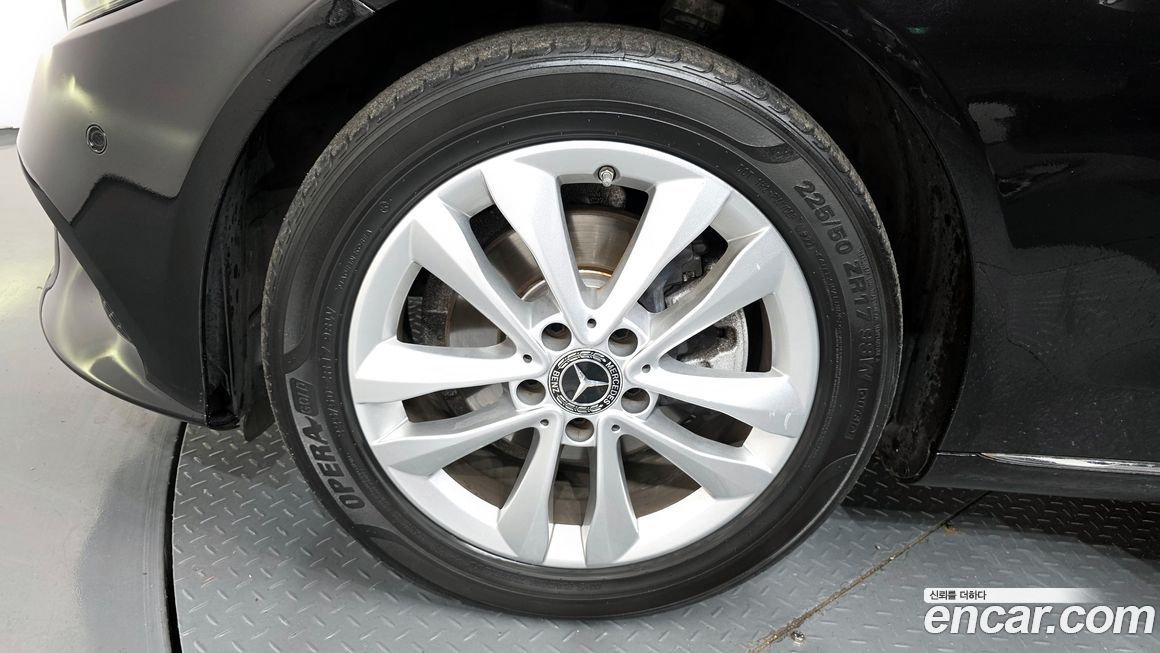 Mercedes-Benz C-Class 2019