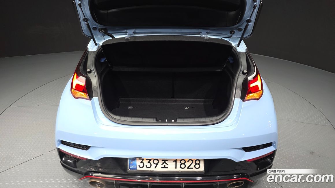 Hyundai Veloster 2021