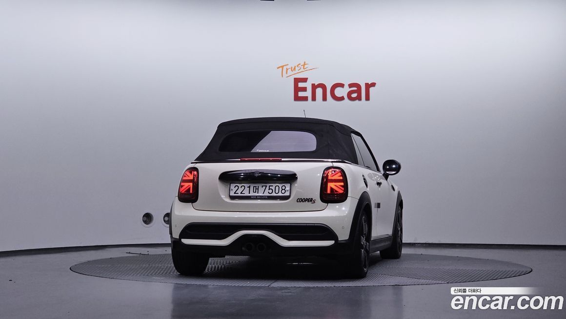 Mini Cooper Convertible 2022