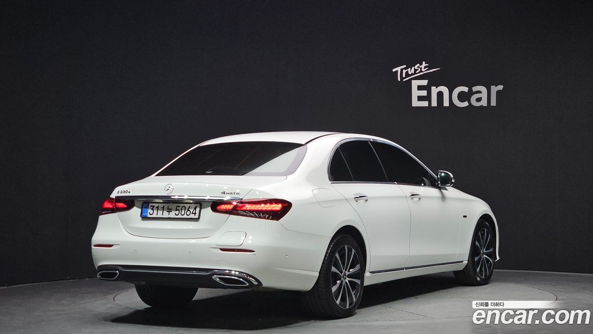 Mercedes-Benz E-Class 2021