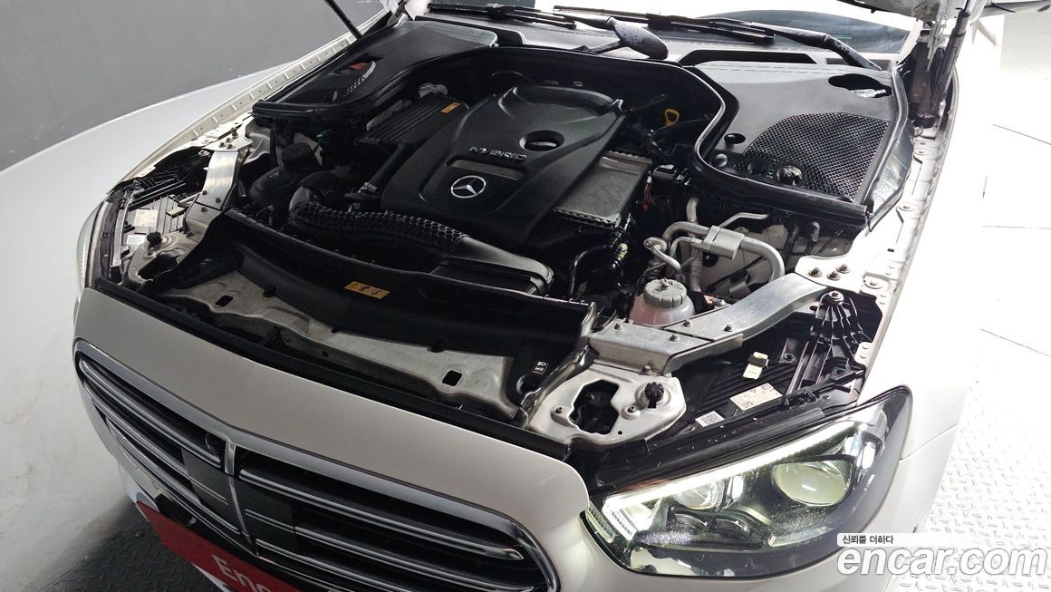 Mercedes-Benz E-Class 2021