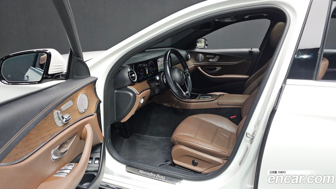 Mercedes-Benz E-Class 2021