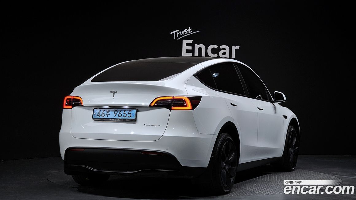 Tesla Model Y 2022