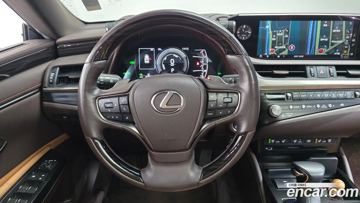 Lexus ES 2021