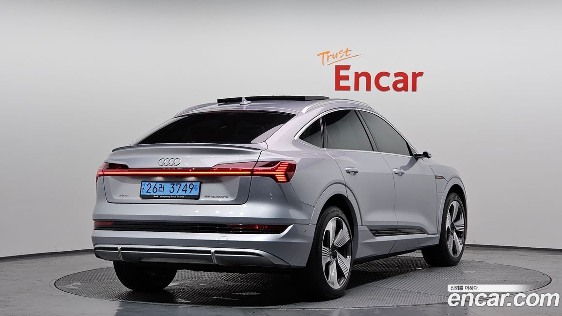 Audi e-tron 2022