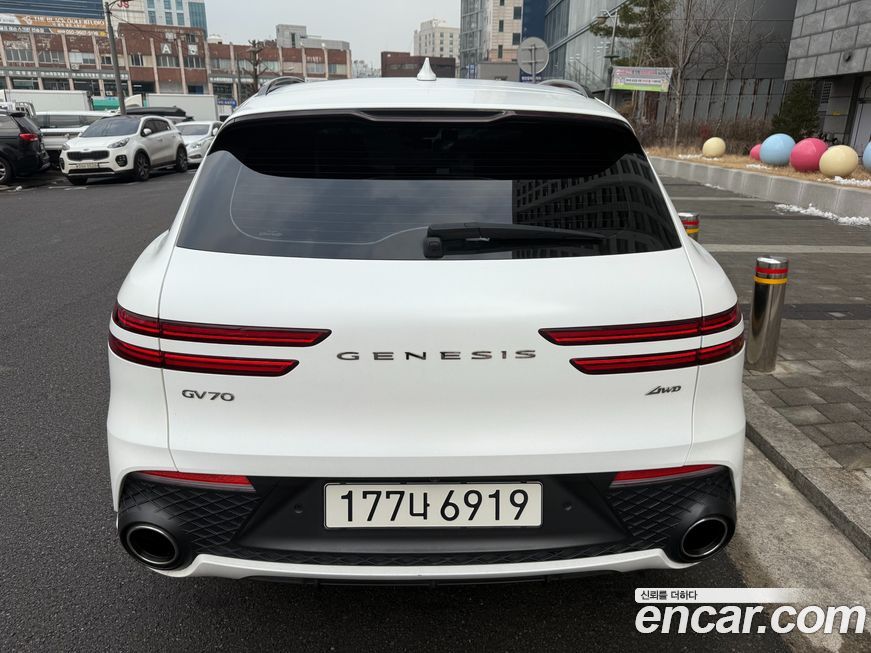 Genesis GV70 2022