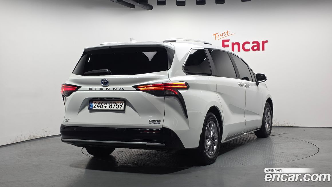 Toyota Sienna 2024