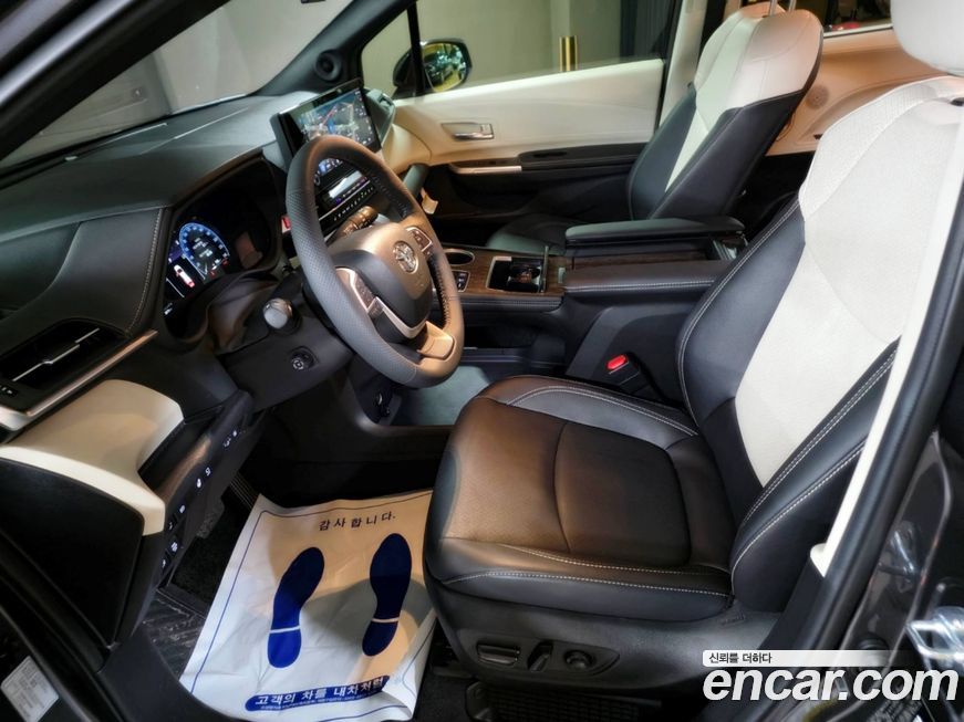 Toyota Sienna 2025