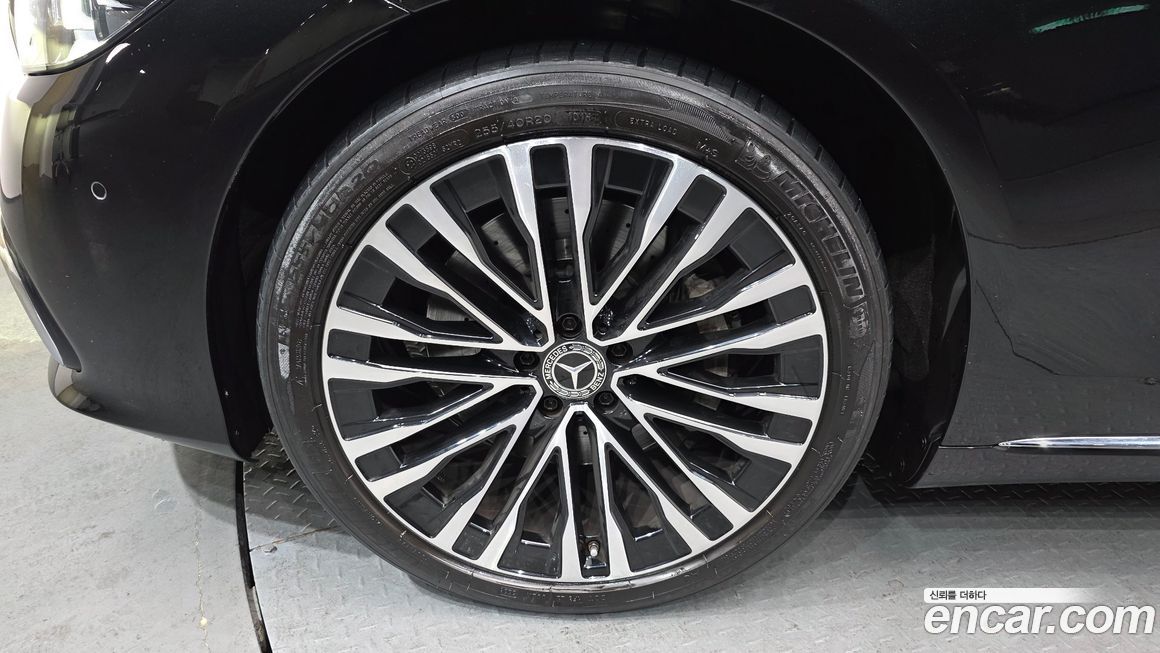 Mercedes-Benz S-Class 2022