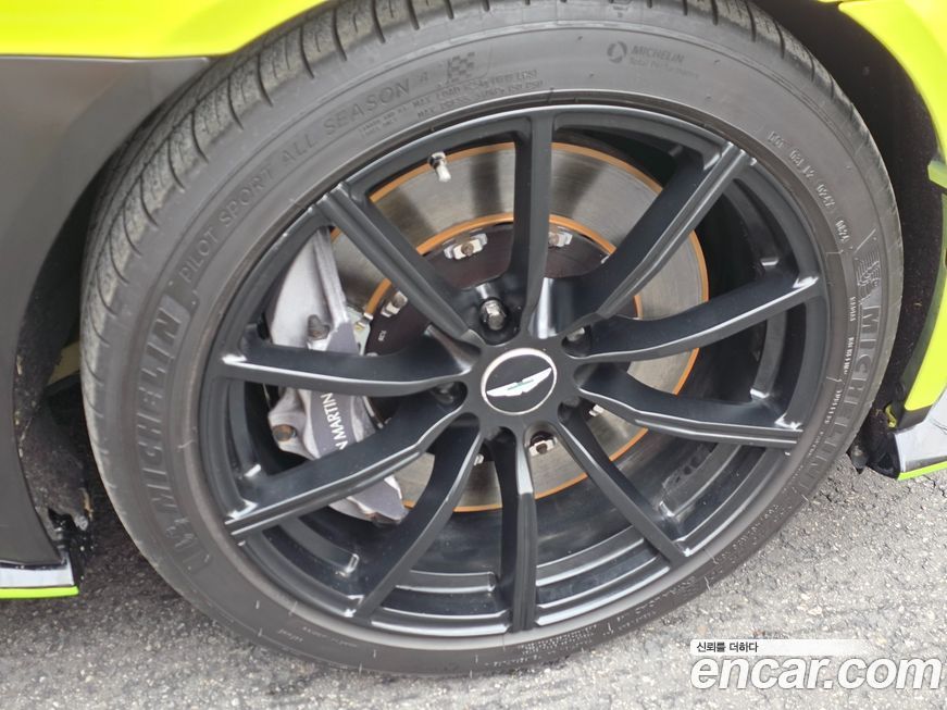 Astonmartin Vantage 2019