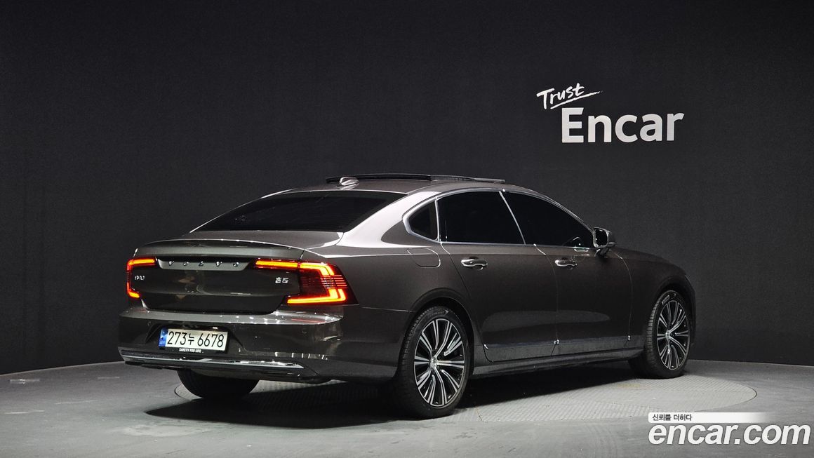 Volvo S90 2023
