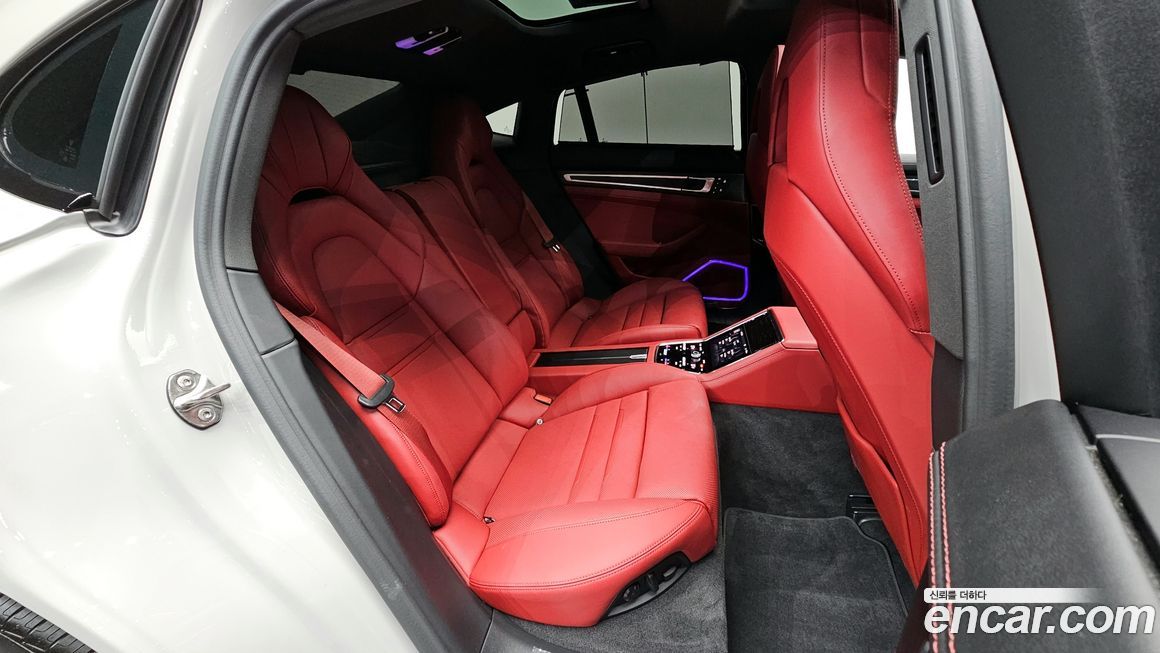 Porsche Panamera 2023