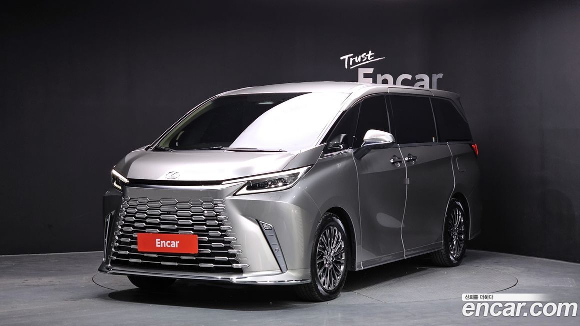 Lexus LM 2025