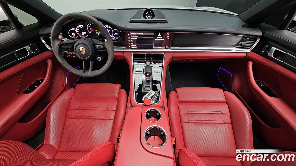 Porsche Panamera 2023