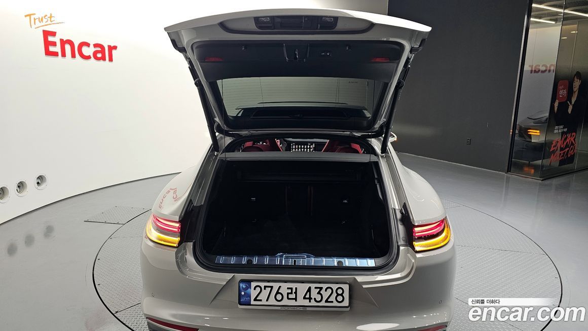 Porsche Panamera 2023
