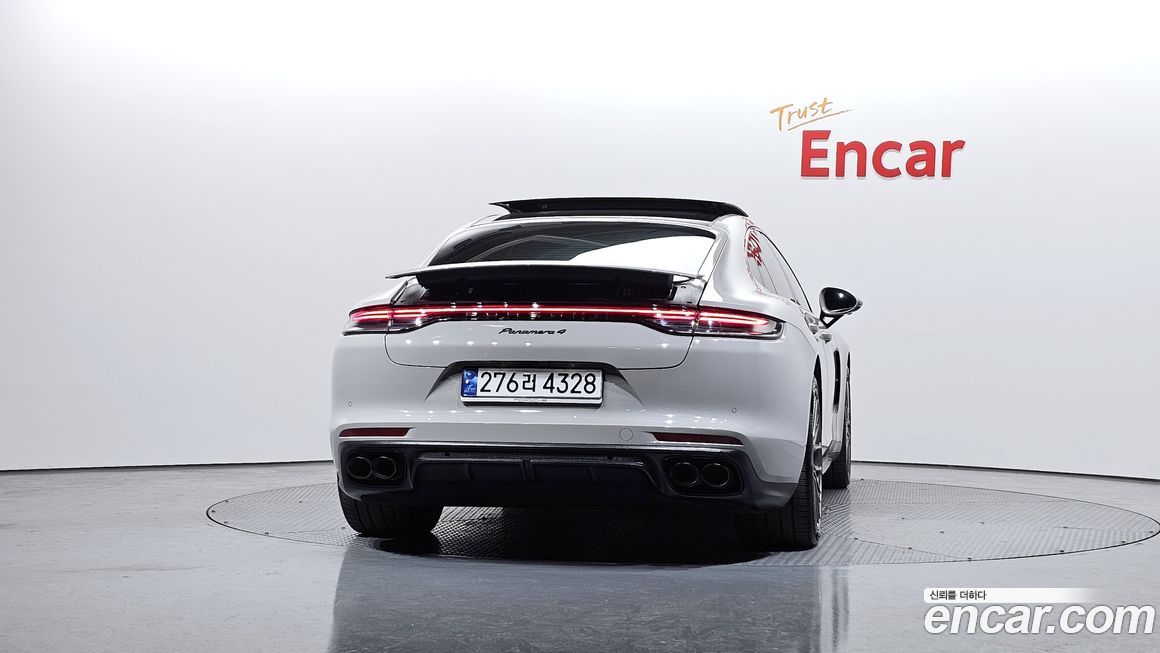 Porsche Panamera 2023