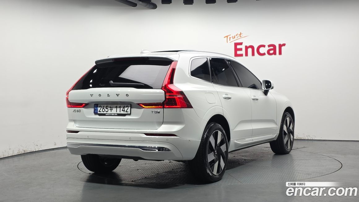 Volvo XC60 2025