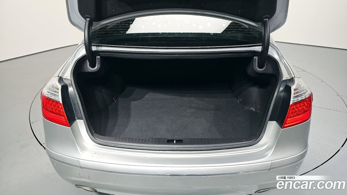 Hyundai Genesis 2008