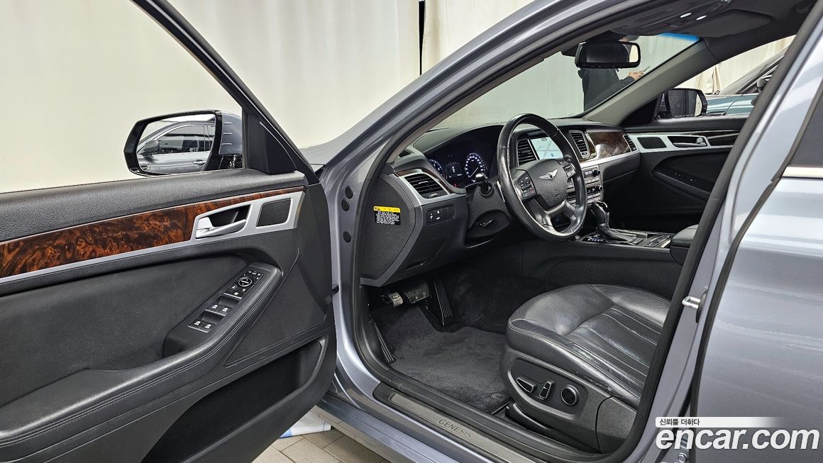 Hyundai Genesis 2014