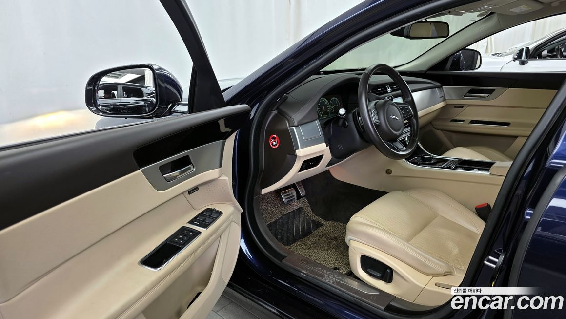 Jaguar XF 2017