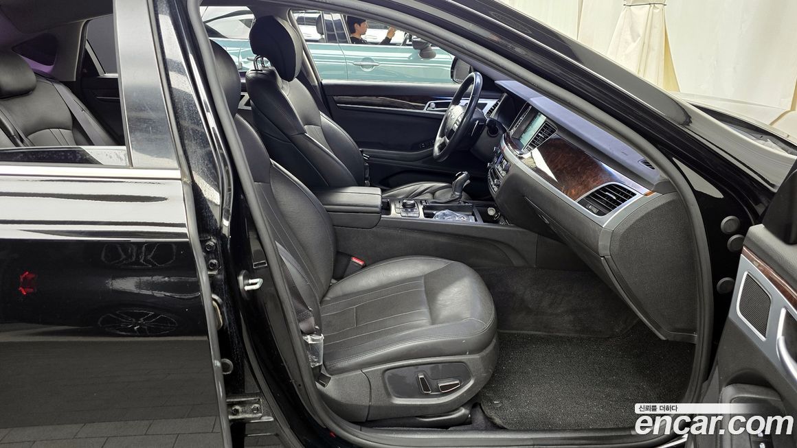 Hyundai Genesis 2016