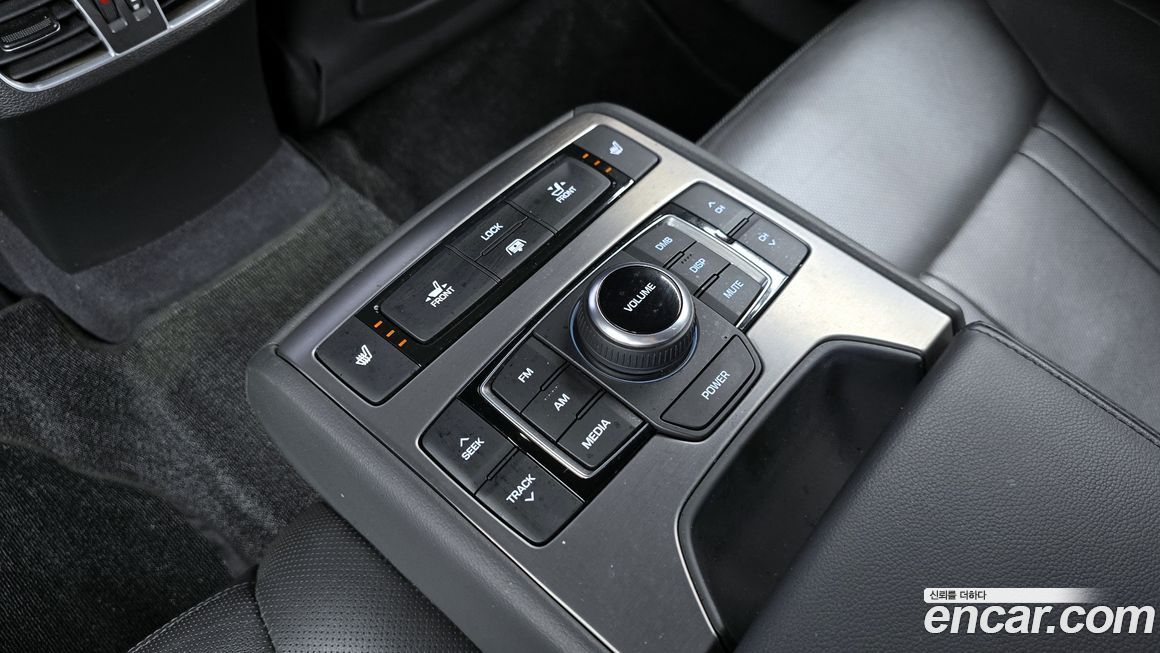 Hyundai Genesis 2016