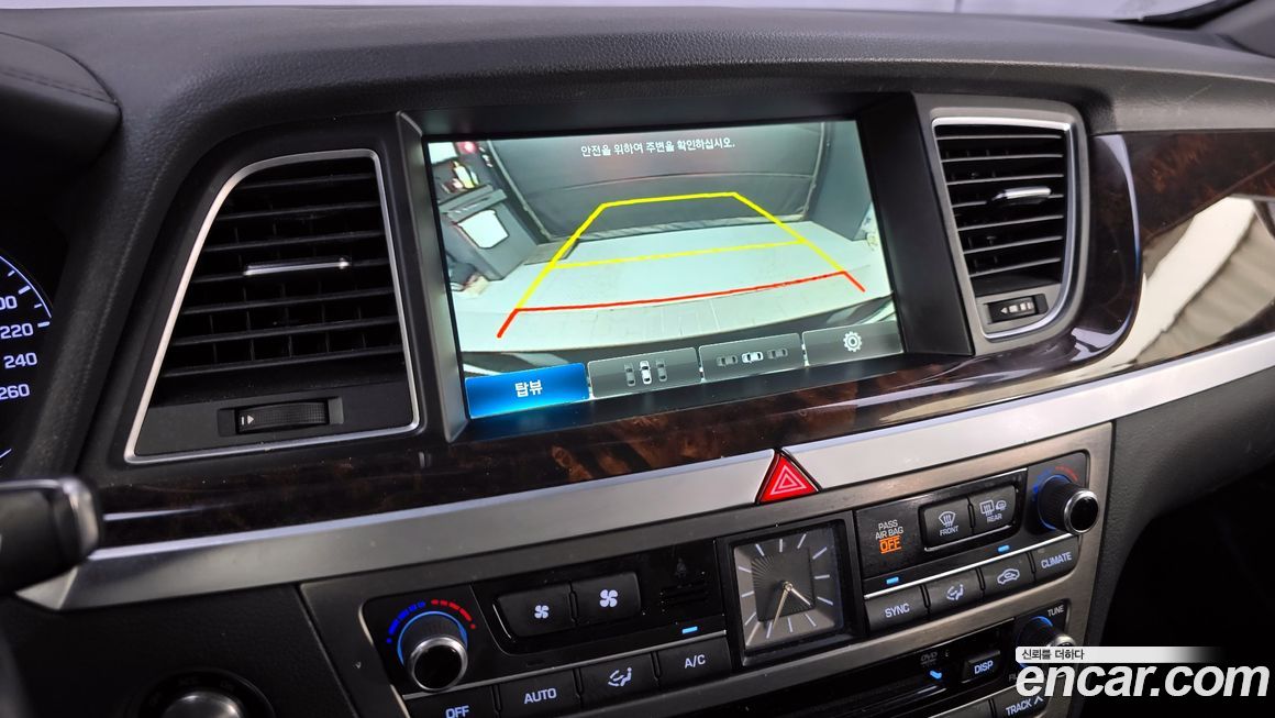 Hyundai Genesis 2016