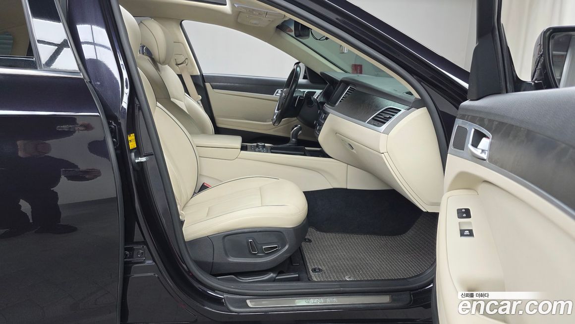 Hyundai Genesis 2016