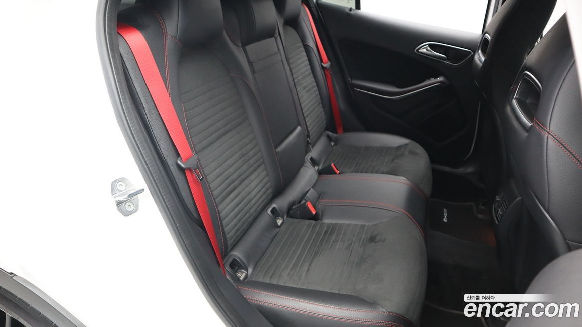 Mercedes-Benz GLA-Class 2019