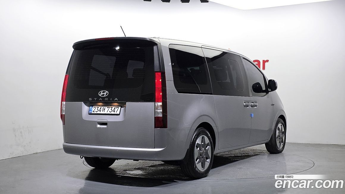 Hyundai Staria 2025