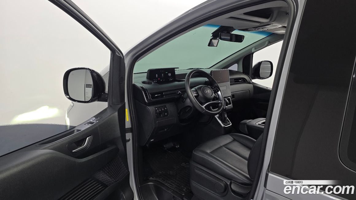 Hyundai Staria 2025