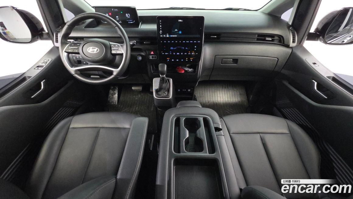 Hyundai Staria 2025