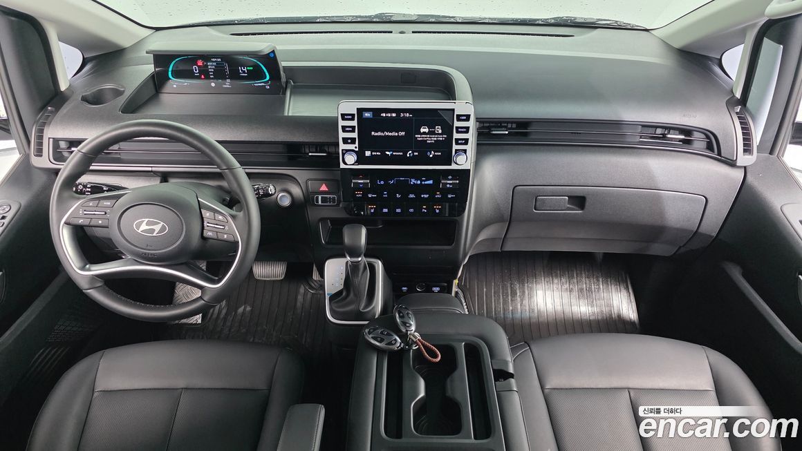Hyundai Staria 2025