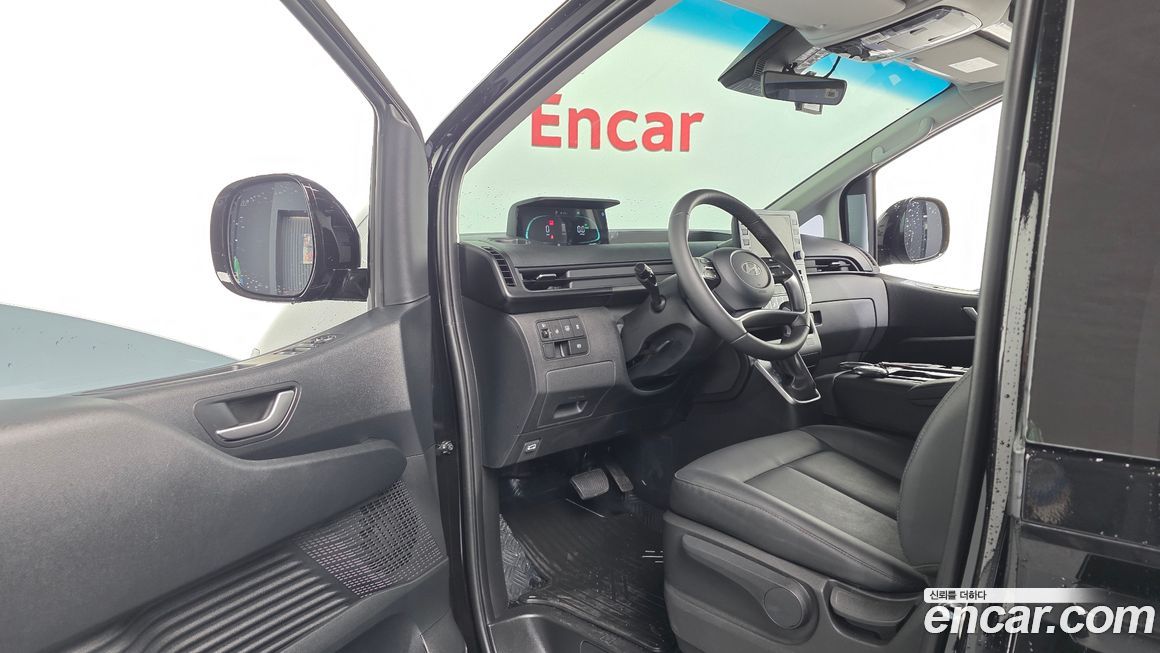 Hyundai Staria 2025