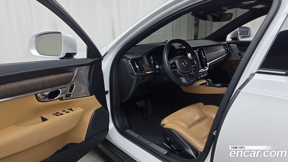 Volvo V90 2021