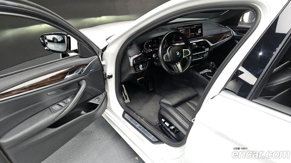 BMW 5-Series 2021