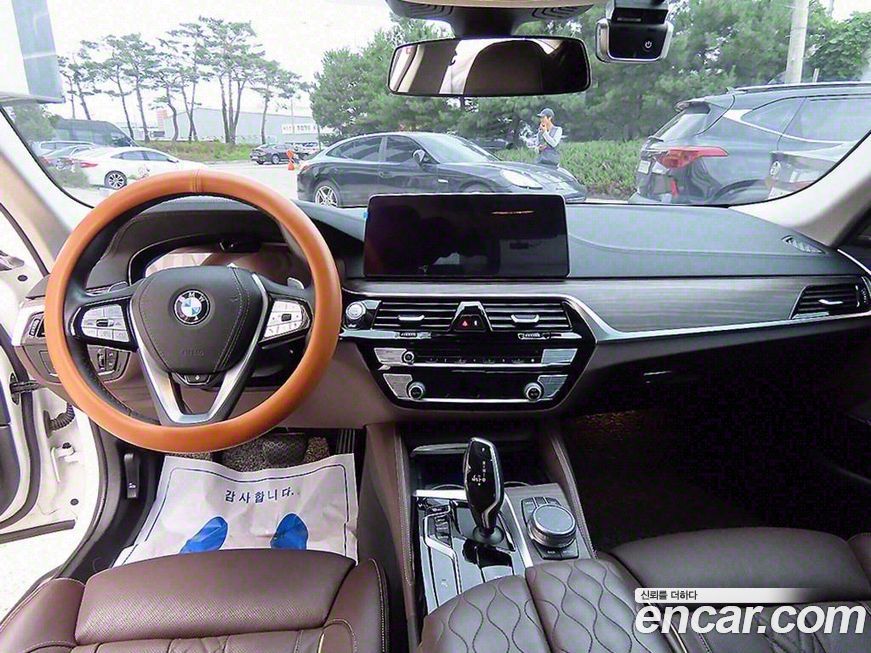 BMW 5-Series 2021