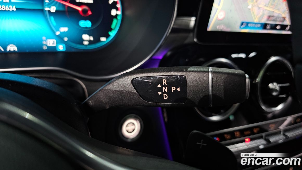 Mercedes-Benz GLC-Class 2021