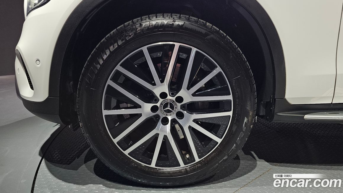 Mercedes-Benz GLC-Class 2021